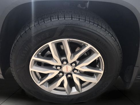 Used 2019 GMC Acadia SLE w/ GMC Pro Grade Package AWD/4WD image 4