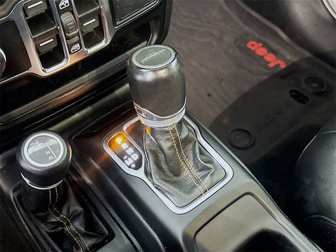 Used 2023 Jeep Gladiator Overland image 32