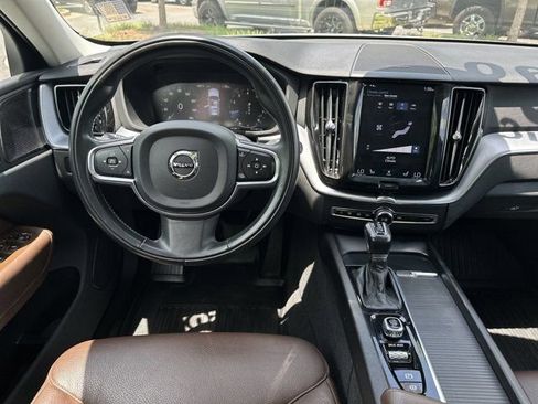 Used 2020 Volvo XC60 T5 Momentum w/ Protection Package AWD/4WD image 25