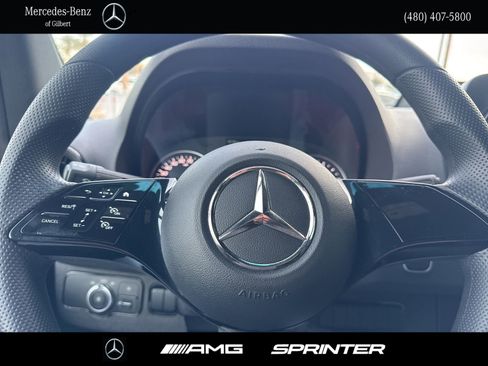 Used 2025 Mercedes-Benz Sprinter 2500 image 28