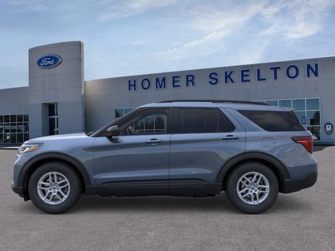 New 2026 Ford Explorer Active RWD image 3