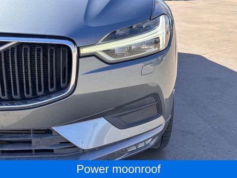 Used 2018 Volvo XC60 T5 Momentum w/ Convenience Package image 4