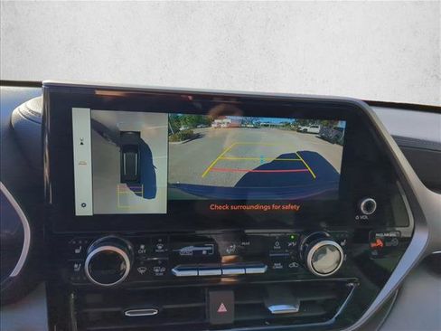 New 2026 Toyota Highlander Limited image 21