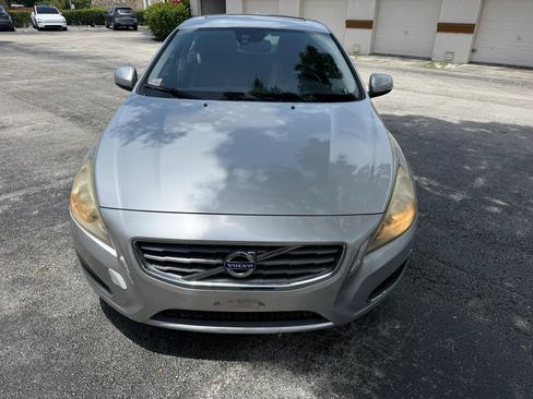 Used 2012 Volvo S60 T5 FWD image 2