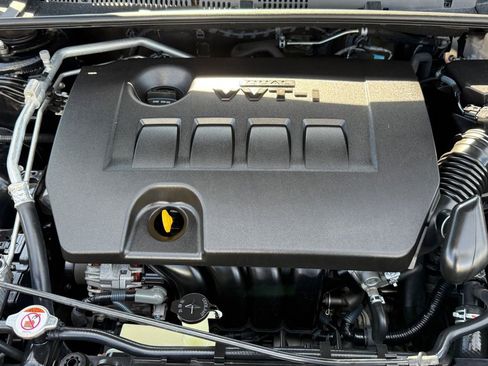 Used 2017 Toyota Corolla XLE w/ Carpet Mat Package (TMS) image 33