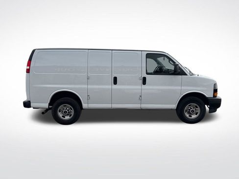 Used 2024 GMC Savana 2500 w/ Driver Convenience Package image 6