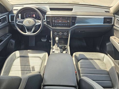 Certified 2023 Volkswagen Atlas SEL Premium AWD/4WD image 9