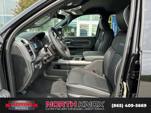 New 2026 RAM 2500 Laramie AWD/4WD image 3