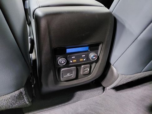 Used 2024 Buick Enclave Premium image 40