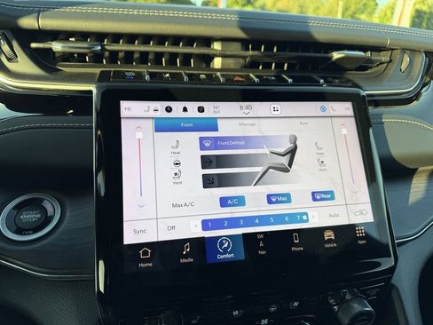 Used 2023 Jeep Grand Cherokee Overland w/ Advanced Protech Group III image 26