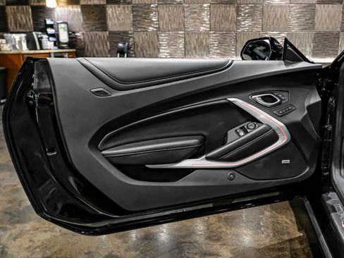 Used 2018 Chevrolet Camaro LT RWD image 34