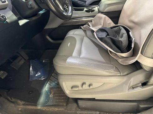 Used 2018 Chevrolet Tahoe LT w/ Luxury Package AWD/4WD image 15