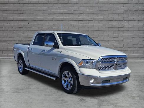 Used 2016 RAM 1500 Laramie w/ Convenience Group AWD/4WD image 7