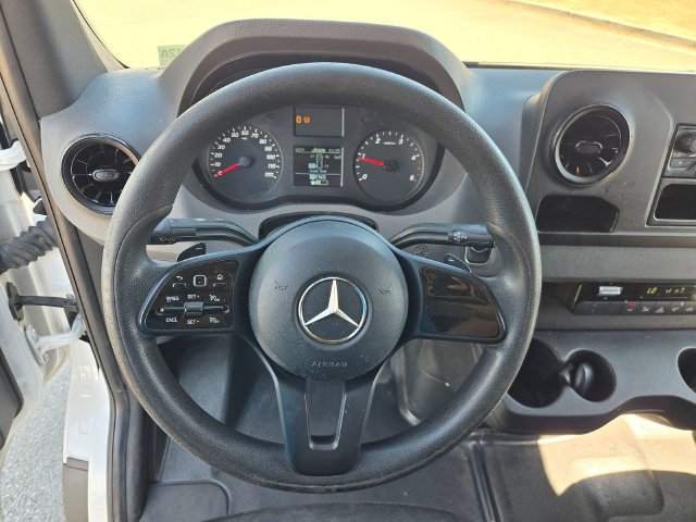 Used 2021 Mercedes-Benz Sprinter 2500 image 9
