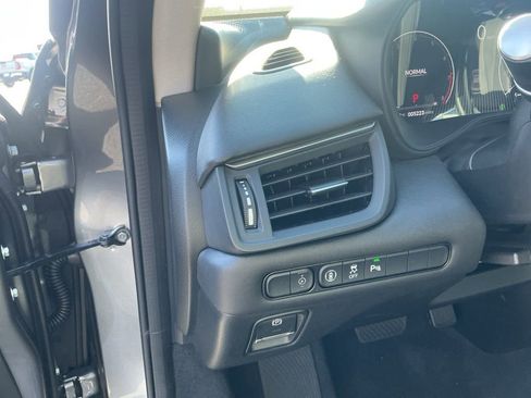 Certified 2025 Acura TLX w/ Technology Package image 11