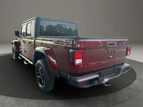 Used 2022 Jeep Gladiator Sport AWD/4WD image 2