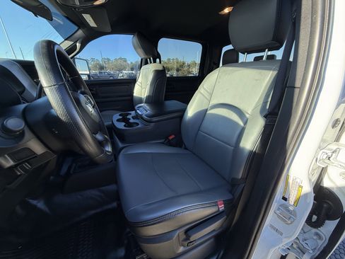 Used 2024 RAM 5500 Tradesman w/ Chrome Appearance Group image 26