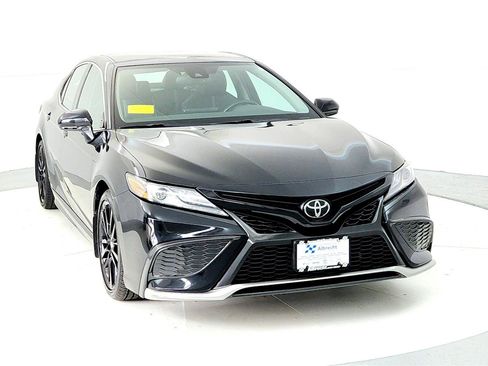 Used 2023 Toyota Camry XSE w/ Cold Weather Package image 8