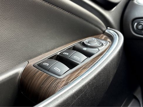 Used 2024 Chevrolet Malibu LT image 21