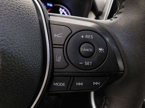 Used 2023 Toyota RAV4 XLE Premium image 18