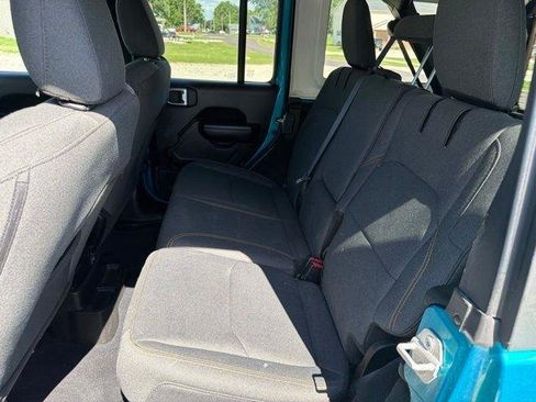 Used 2024 Jeep Wrangler Unlimited w/ Convenience Group AWD/4WD image 6