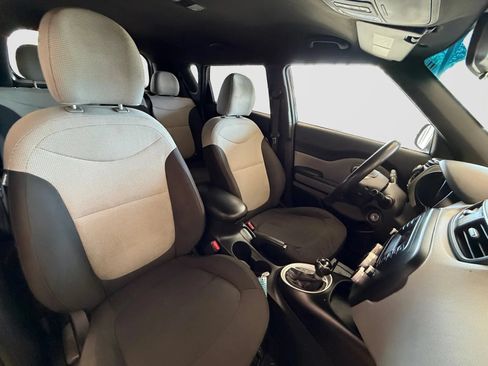 Used 2016 Kia Soul FWD image 21