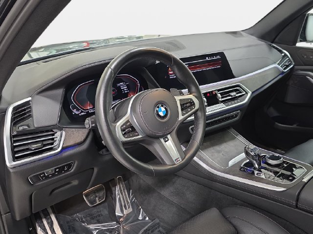 Used 2022 BMW X5 xDrive40i w/ M Sport Package AWD/4WD image 16