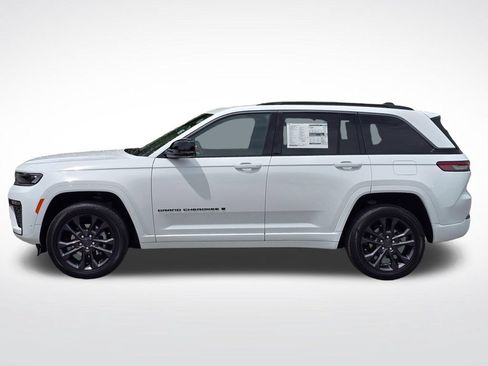 New 2026 Jeep Grand Cherokee Limited AWD/4WD image 16
