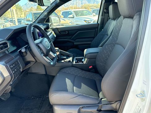 Used 2026 Toyota Tacoma SR5 w/ SR5 Upgrade Package image 11