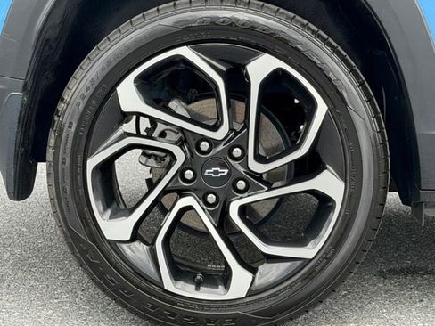 Certified 2024 Chevrolet Trax RS w/ Sunroof Package FWD image 10