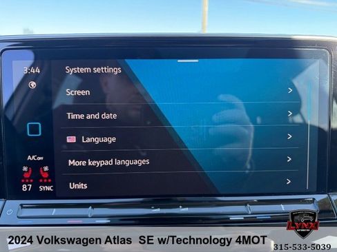 Used 2024 Volkswagen Atlas SE image 19