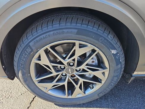 Used 2023 Genesis GV70 2.5T w/ Advanced Package image 10