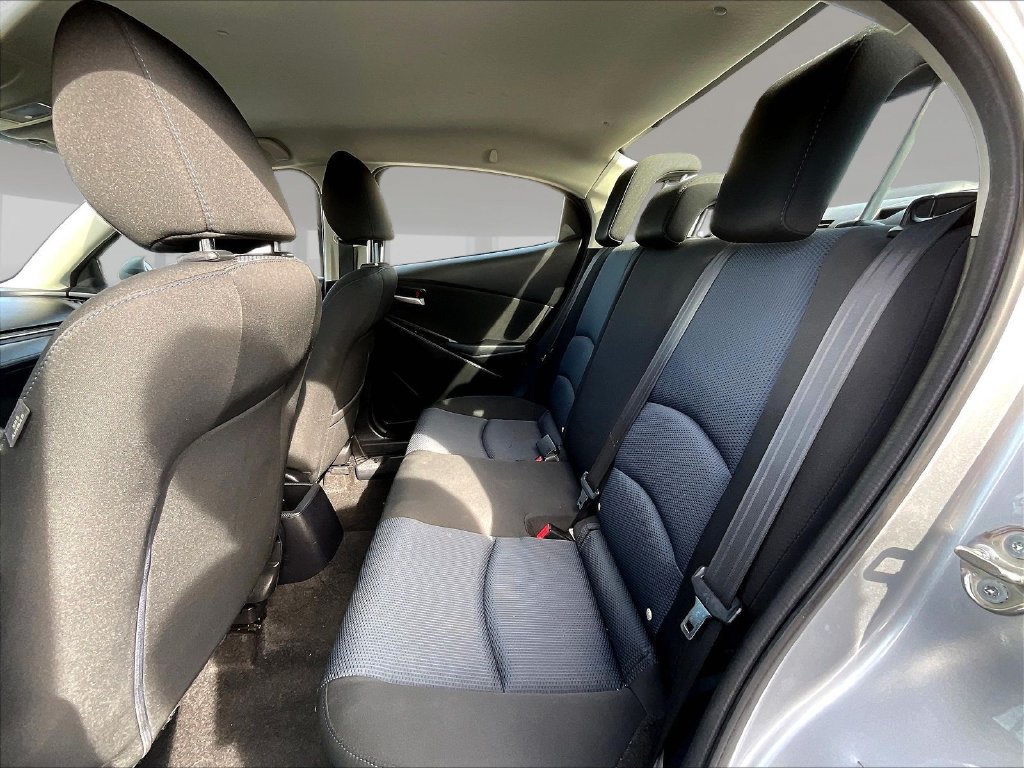 Used 2019 Toyota Yaris LE FWD image 21