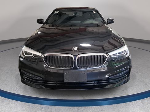 Used 2018 BMW 530i xDrive AWD/4WD image 2