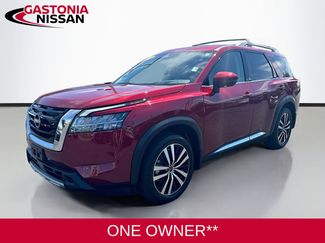 Used 2024 Nissan Pathfinder Platinum w/ Cargo Package FWD video 3