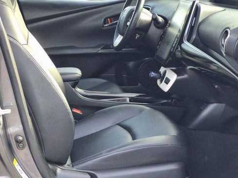 Used 2018 Toyota Prius Prime Premium w/ Carpet Mat Package image 20