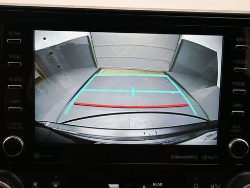 Used 2021 Toyota Highlander XLE image 20