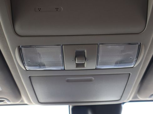 Used 2023 Nissan Frontier SV w/ Technology Package image 32