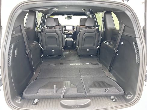New 2026 Chrysler Pacifica Select image 15