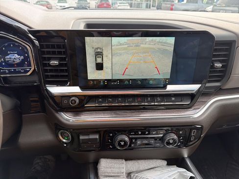 Used 2023 Chevrolet Silverado 1500 LTZ image 14