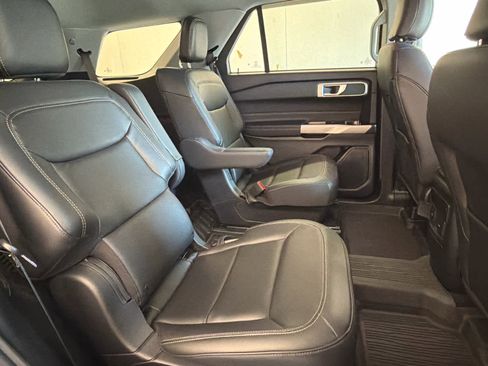 Used 2023 Ford Explorer XLT w/ Equipment Group 202A RWD image 34