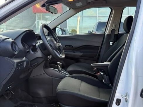 Used 2024 Nissan Kicks S FWD image 5