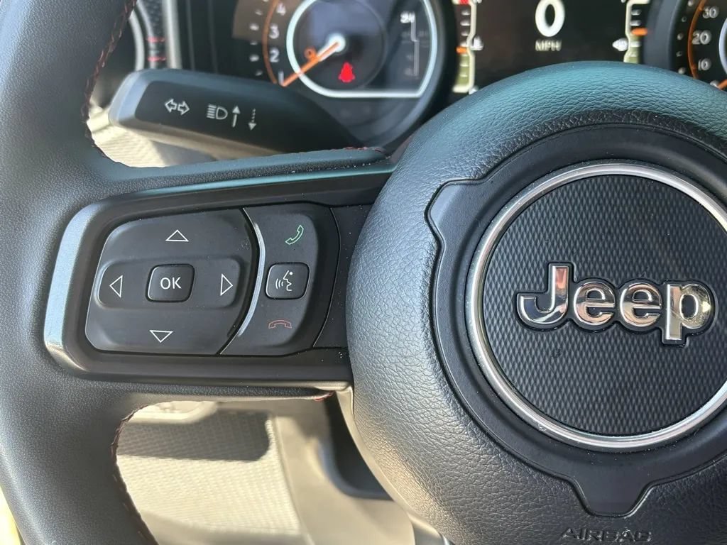 Used 2024 Jeep Gladiator Rubicon AWD/4WD image 20