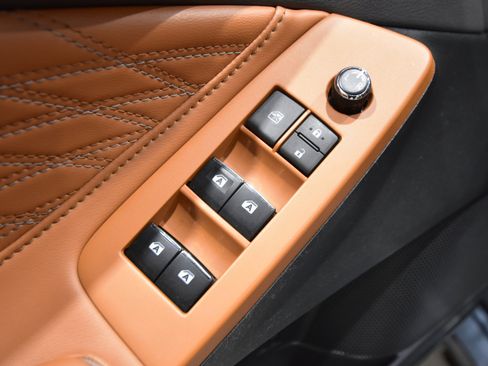 Used 2019 Toyota Avalon Limited image 14