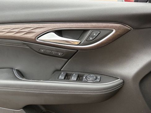 Certified 2021 Buick Envision Avenir w/ Technology Package II FWD image 24