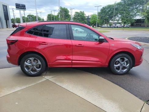 Used 2024 Ford Escape ST-Line w/ Tech Pack #1 AWD/4WD image 2