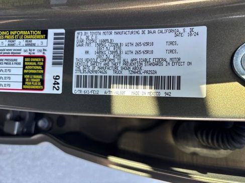 Used 2024 Toyota Tacoma TRD Sport image 32