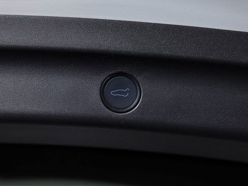 Used 2021 Tesla Model Y Long Range image 22