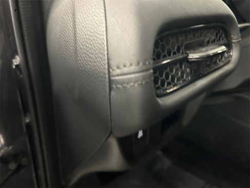 Certified 2023 Honda HR-V LX image 31