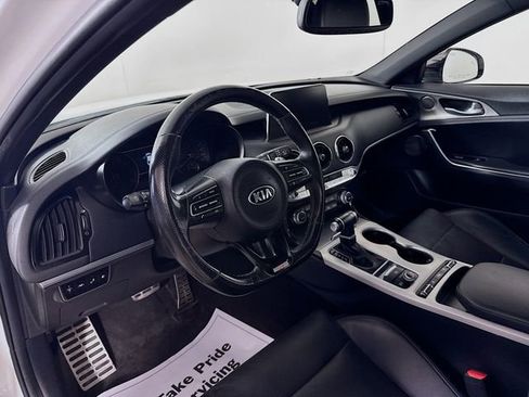 Used 2020 Kia Stinger GT1 image 10